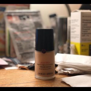 Giorgio Armani power fabric longwear foundation